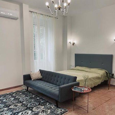 Olive Apartment Renovated 2022 Piräus Exterior foto